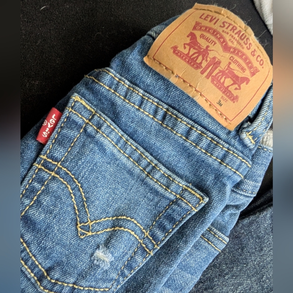 Levi's Classic Blue and Dark Denim Jeans 3-6mths Old Navy Baby Jean - Picture 2 of 6